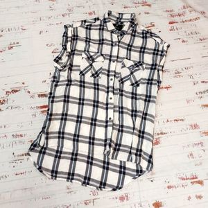 RAILS sleeveless button down flannel top